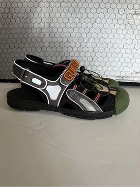 Gucci Tinsel men’s Sport Sandal with Logo Strap size US 13. in Green & Silver.